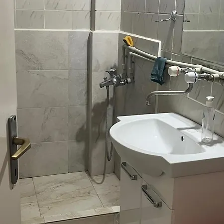 City Karposh Luxury 3 *